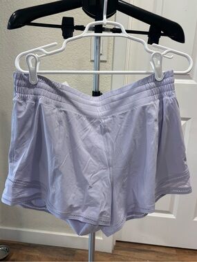 Lululemon Hotty Hot shorts 4” lace trim